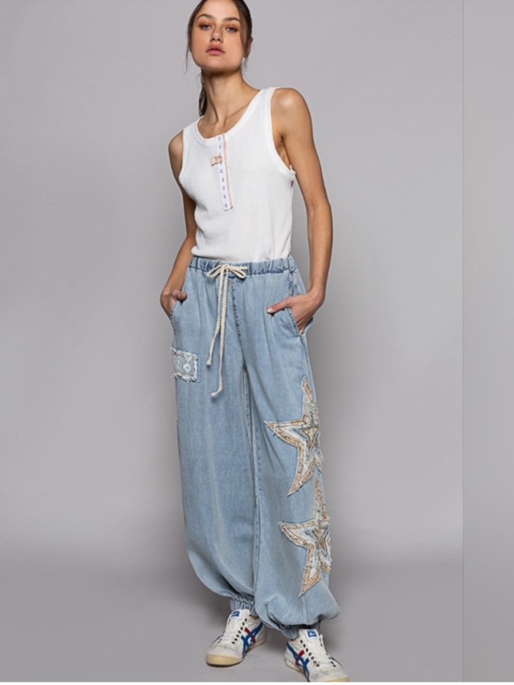 New: POL Light Wash Star Patch Wide Leg Denim Jogger Pants• Small
